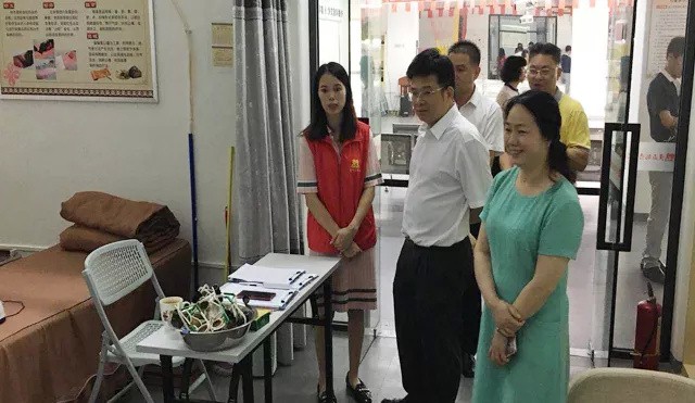 贯彻落实养生结合理念， 黄石社区居家养老中心获广州市民政局局长肯