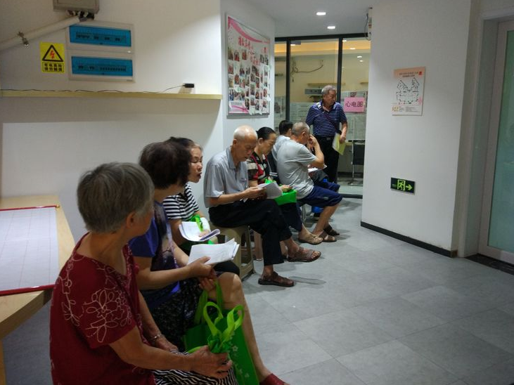 【黄石居养】“关爱居民，健康卫生进社区”下半年义诊活动