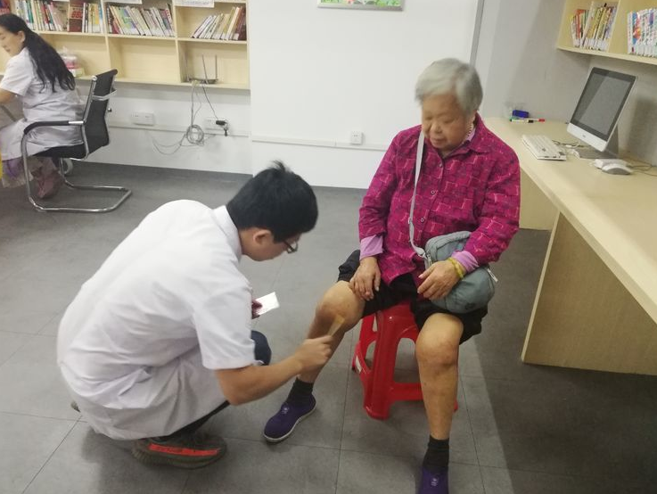 【黄石街】“不忘初心 牢记使命 ”大型义诊活动